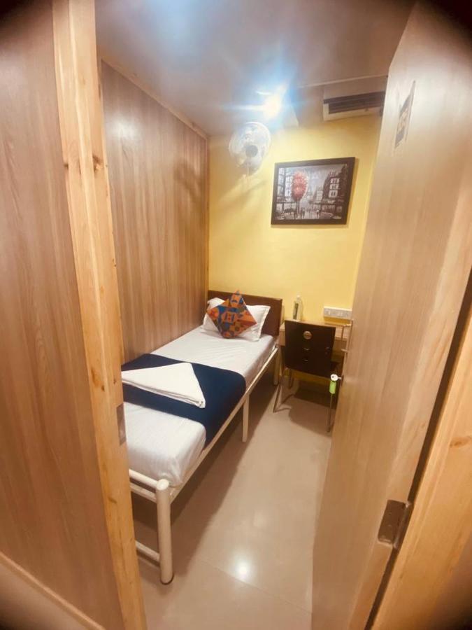 Royal Cabin Stay Мумбаи Экстерьер фото