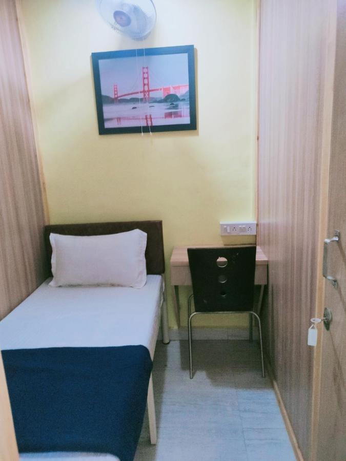 Royal Cabin Stay Мумбаи Экстерьер фото
