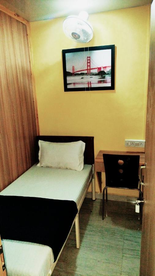 Royal Cabin Stay Мумбаи Экстерьер фото